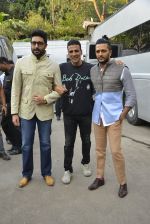 Akshay Kumar, Riteish Deshmukh, Abhishek Bachchan at Housefull 3 on the sets of The Kapil Sharma show on 9th May 2016